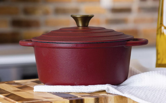 Sedona Kitchen Enamel Cast Iron 3 Quart Dutch Oven with Lid in Red Color